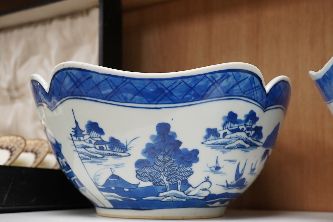 A pair of early 19th century Chinese blue and white bowls, 26cm in diameter